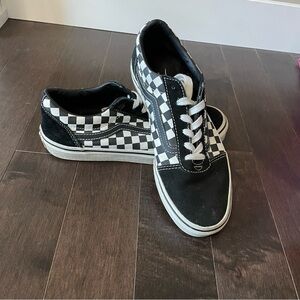 Vans Old Skool Checkerboard Shoe Youth 6 Women 8
